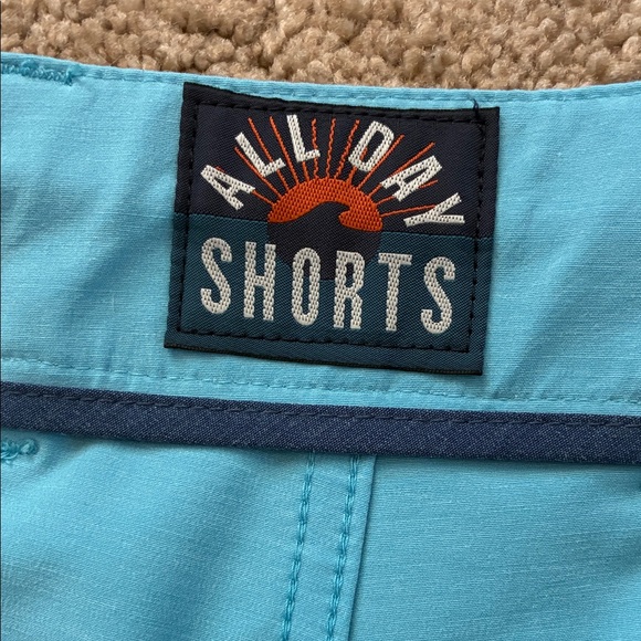 Faherty All Day Flat Front Shorts size 35 - Picture 2 of 7